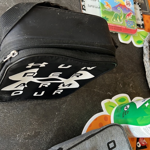Under Armour lunch box - Picture 2 of 5